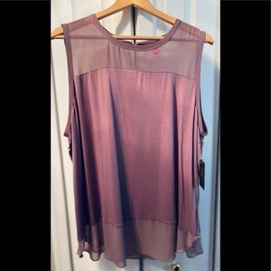 NWT 2x Vince Camuto top